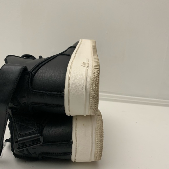 Nike - Picture 8 of 9